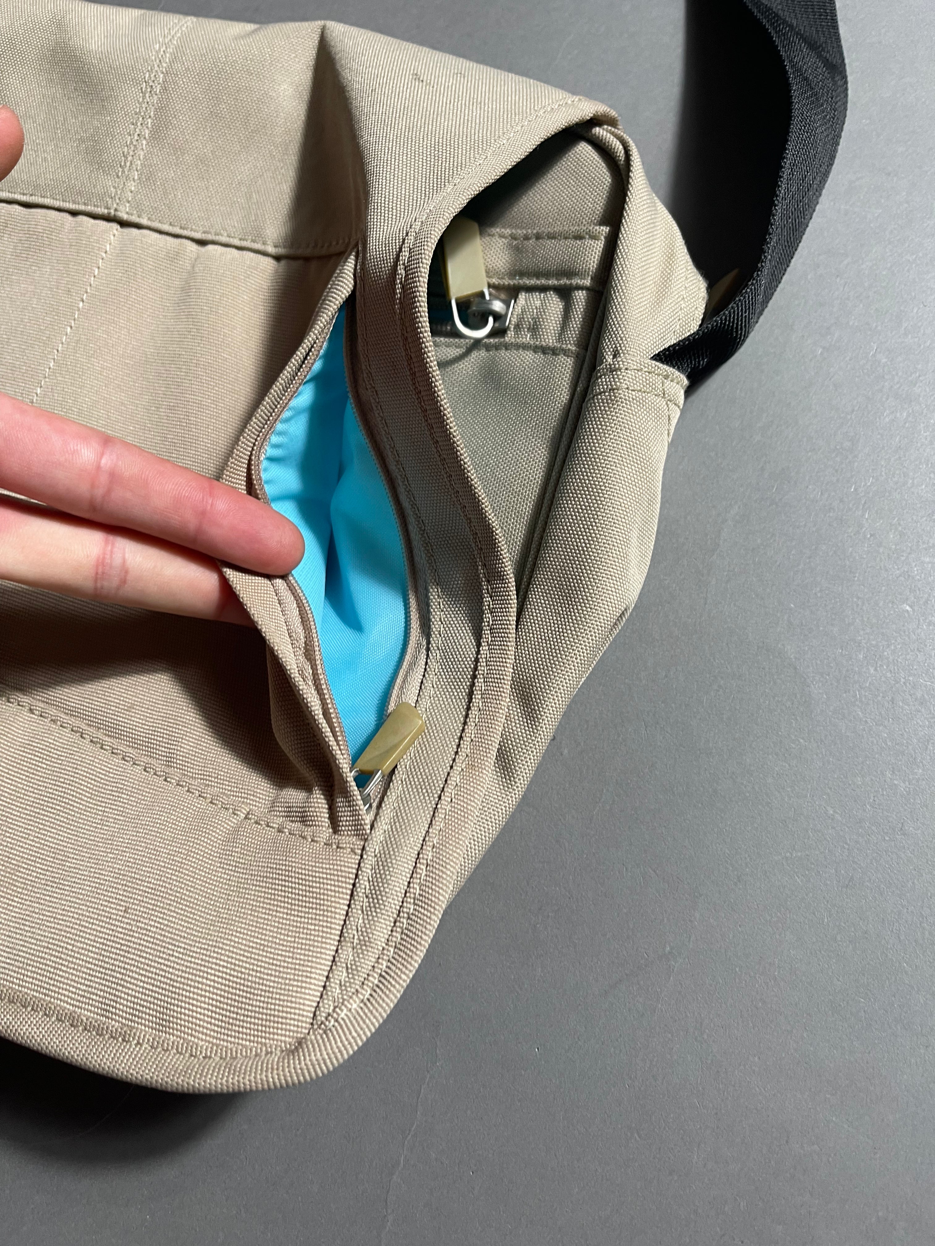 Nike Vintage Y2K Messenger Bag Onesize Unisex