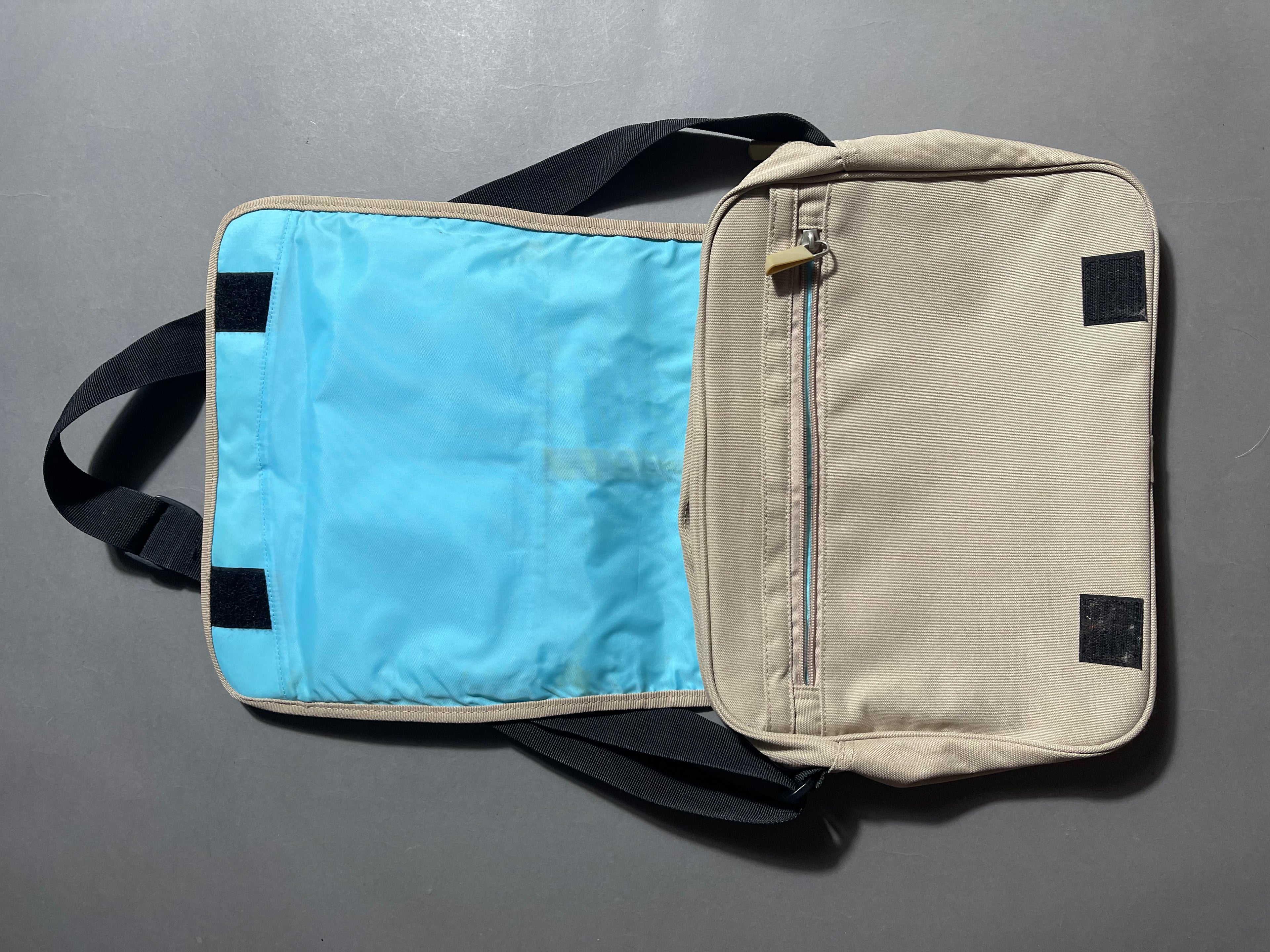 Nike Vintage Y2K Messenger Bag Onesize Unisex